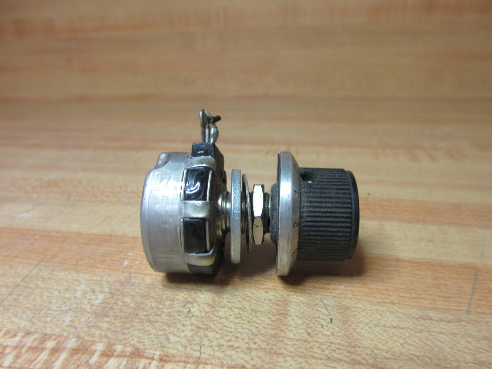 Clarostat RV4NAYSD104A Potentiometer 53CS-100 K-S W/Knob
