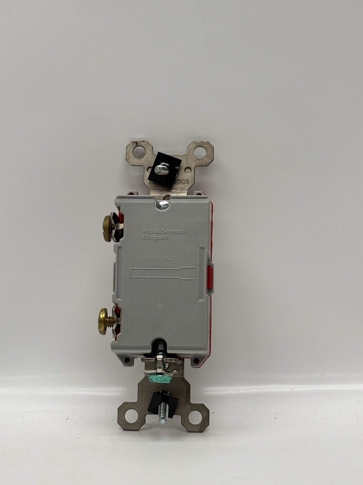 Legrand PS20A1W – 20 A Single-Pole Toggle Switch, White Finish (50 Pack)