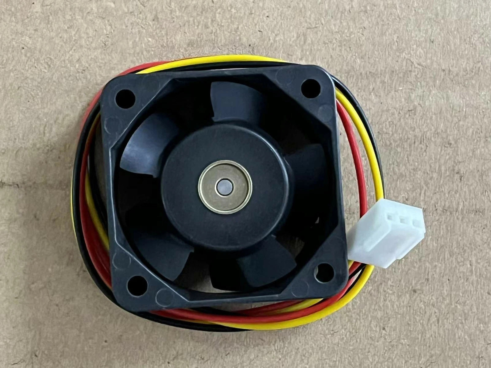 1pc Fanuc A90L-0001-0507#A 9WF0424H6D05A DC24V 0.08A 3Pin 40*40*20mm