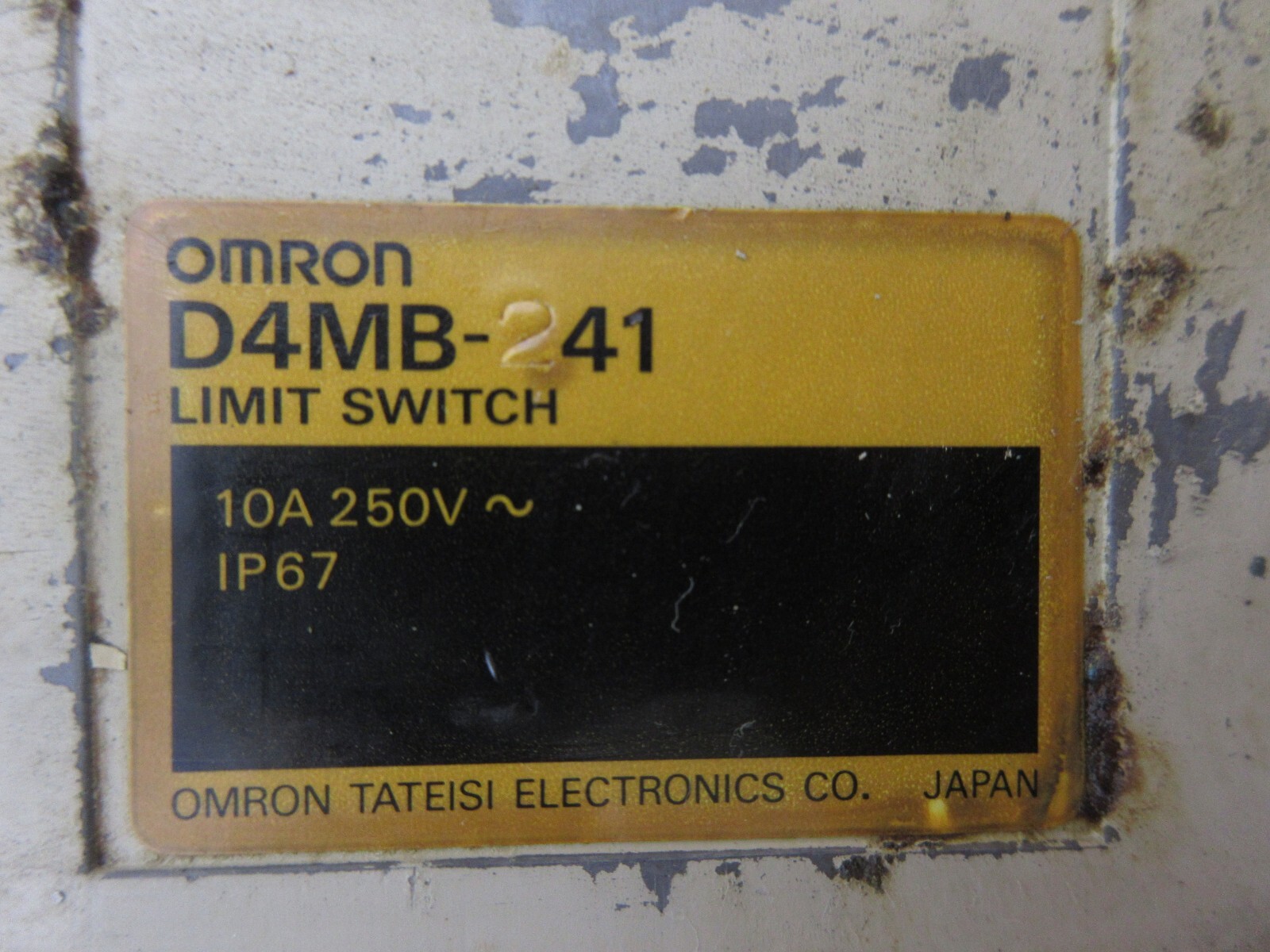 OMRON LIMIT SWITCH D4MB-241 10A 250V IP67