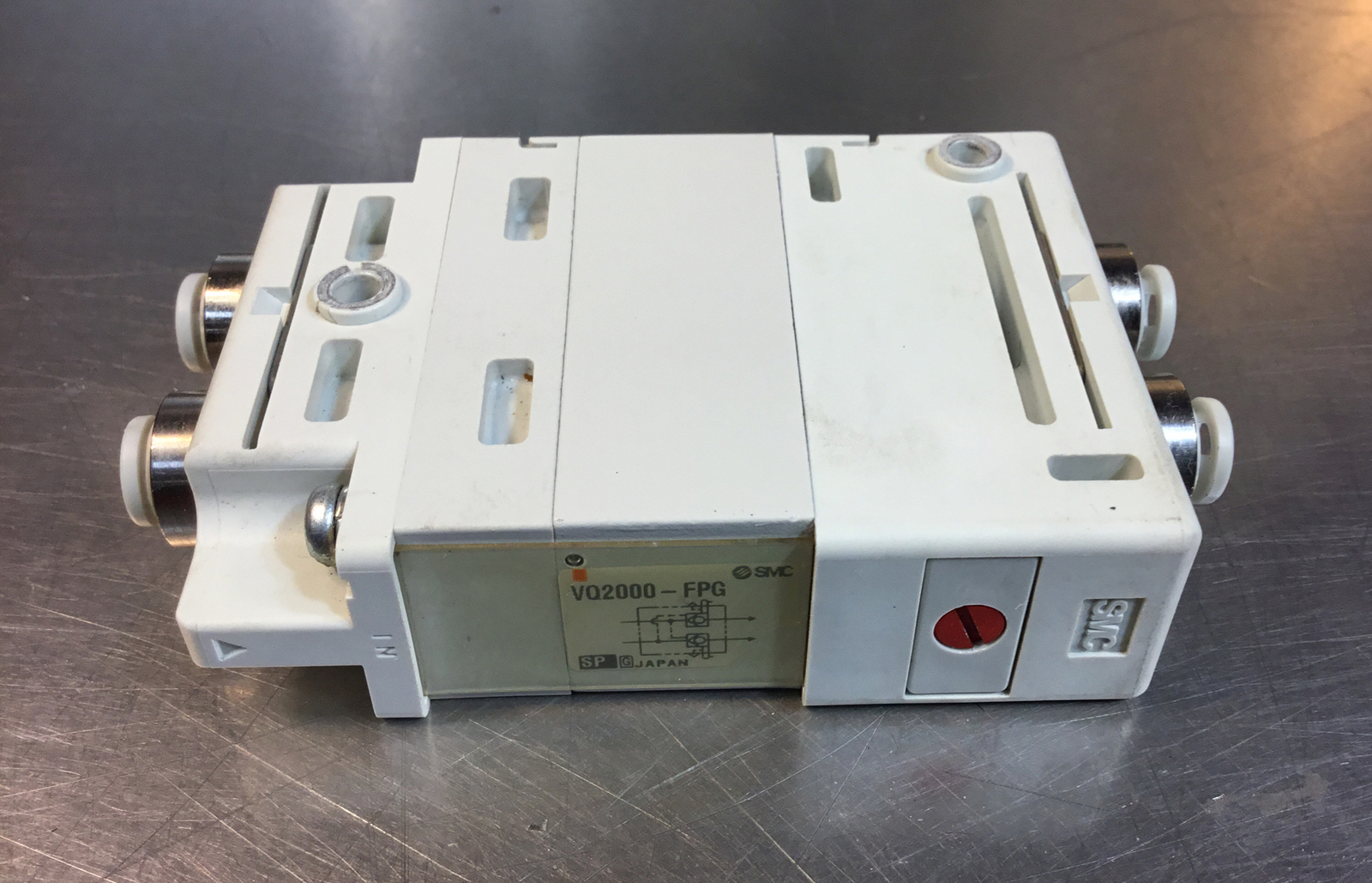 SMC VQ2000-FPG Pneumatic Valve 6D-1