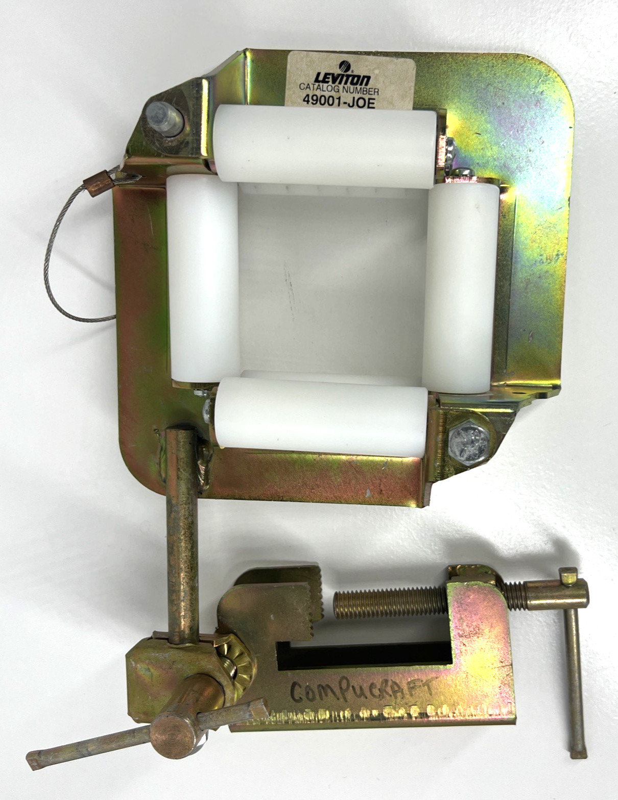 Leviton 49001-Joe Clamp On Fiber Optic-Copper-Electrical Cable Pulling Router