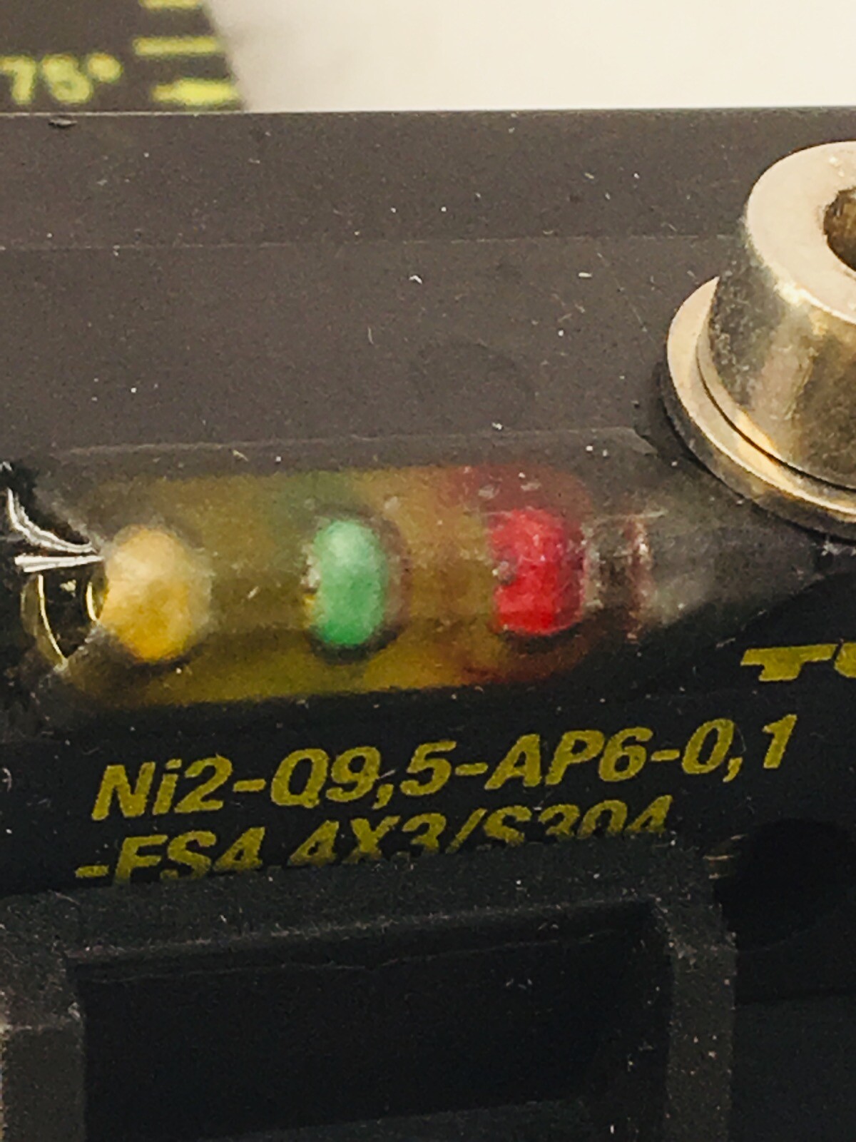 TURCK POWER CLAMP PROXIMITY SENSOR NI2-Q9,5-AP6-0,1-FS4,4X3/S304 W/ ATTACHED PRT