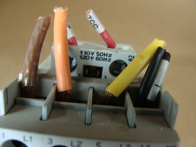 LOT OF 2 ALLEN BRADLEY CONTACTORS 100-C09*10 W/OVERLOAD RELAY 193-EECB