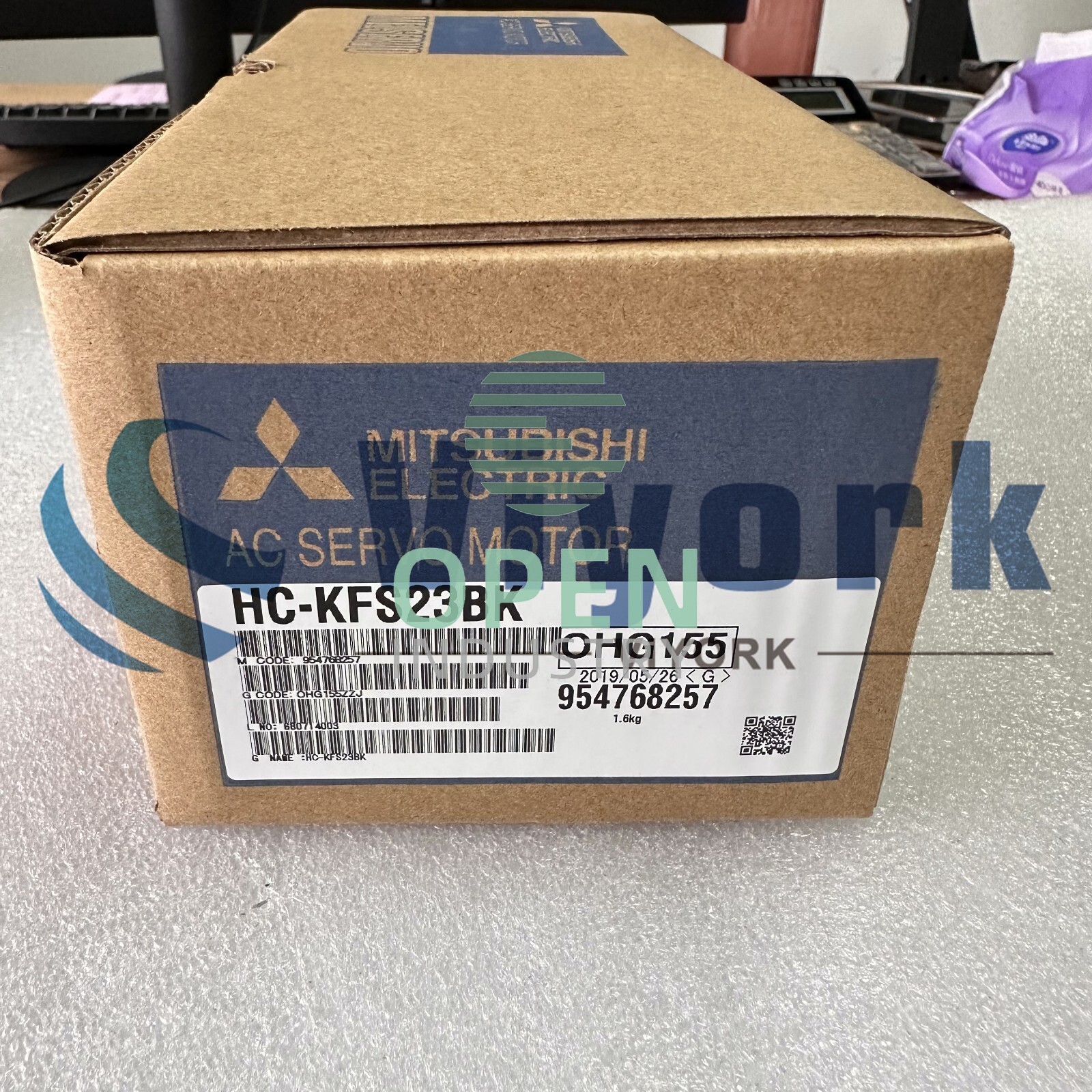 1PCS New in box Mitsubishi HC-KFS23BK AC SERVO MOTOR 1.1 AMP 118 V 3000 R/MIN
