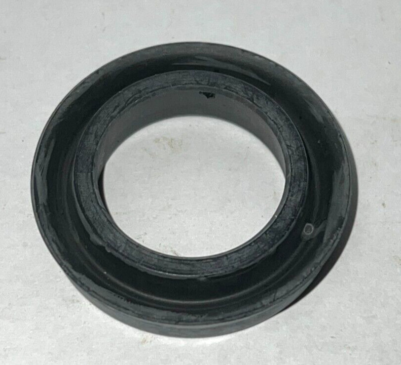 ORINOCO OIL SEAL 1-21/32″ OD 1″ ID LOT OF 10