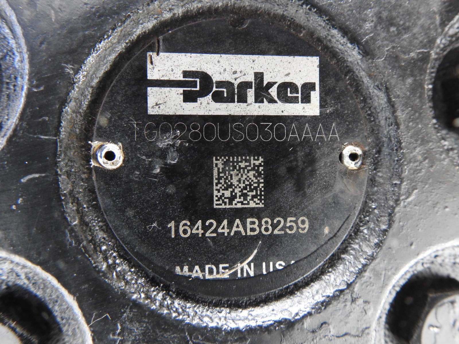 Parker Hydraulic Motor TG0280US030AAAA TG0280 Series (4 Bolt, 1-1/4″ SHAFT)