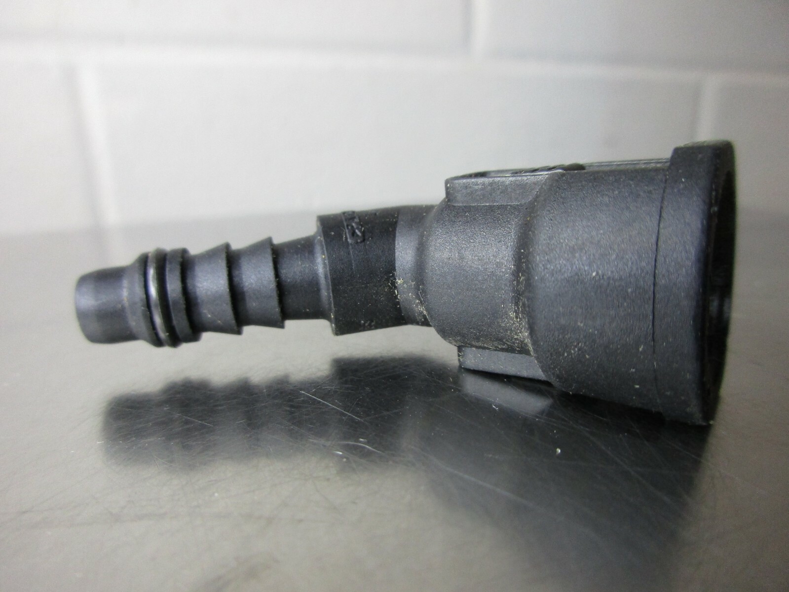 Norma RSS 5/16″ PA12-GF50 UK04 45 Deg. Connector, Look at Pics For Dimensions