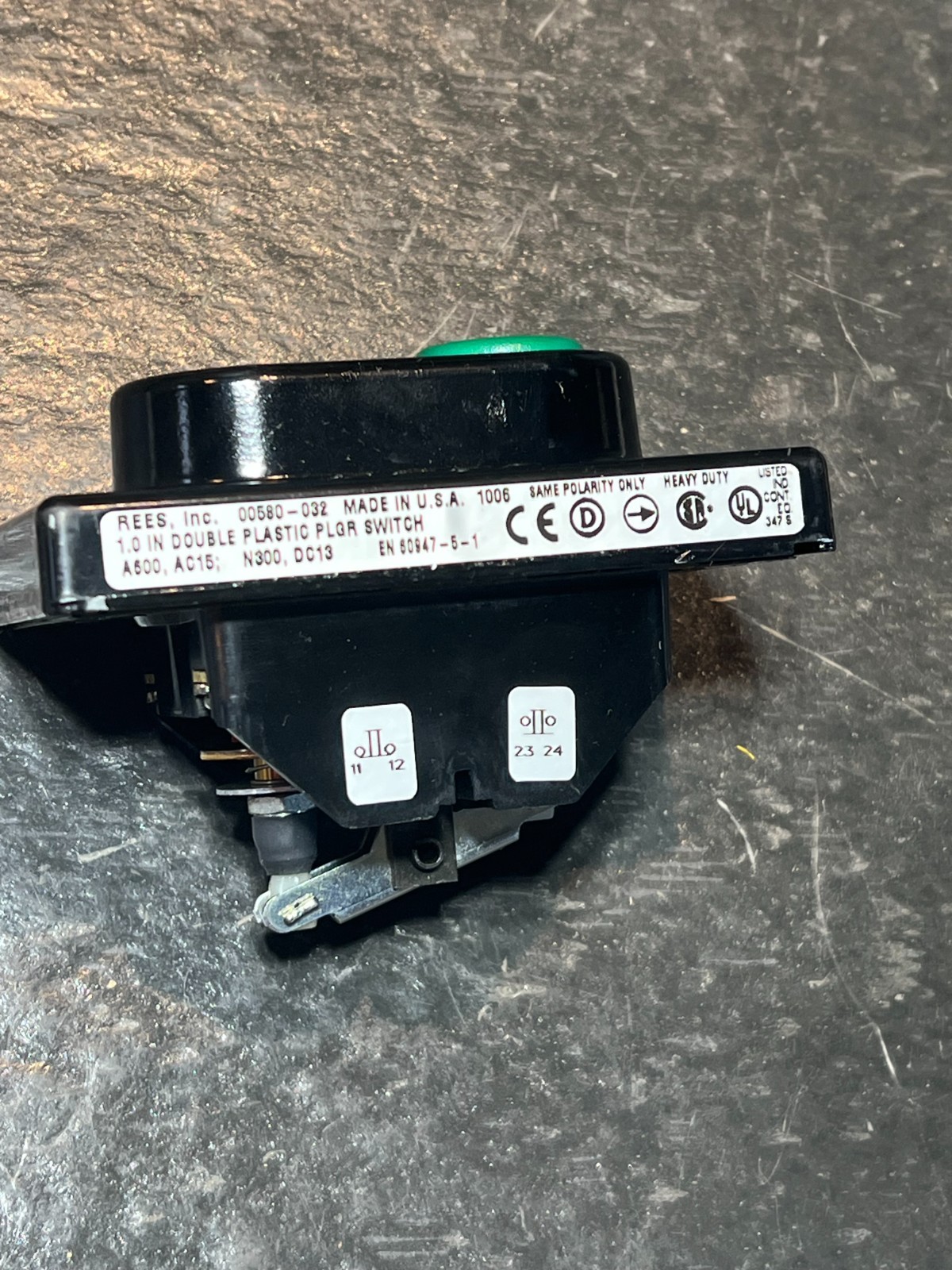 rees 00580-032 nos no packaging or accessories