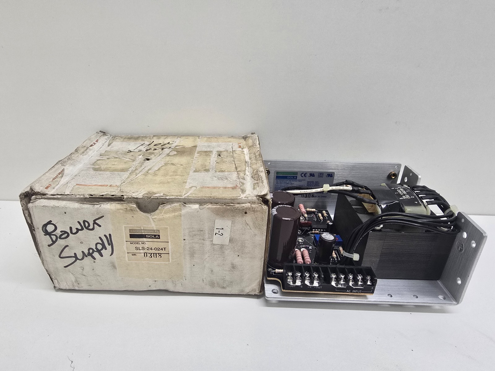 NEW IN BOX! SOLA REGULATED POWER SUPPLY SLS-24-024T