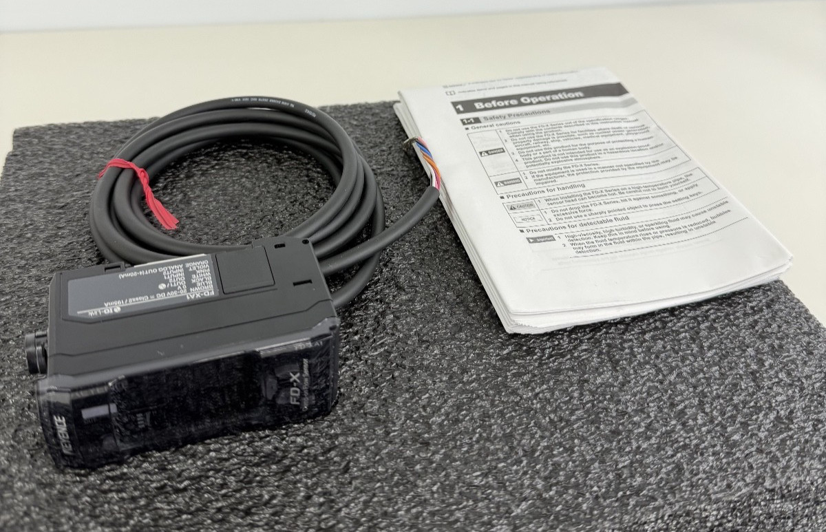 Keyence FD-XA1 Clamp-On Flow Sensor