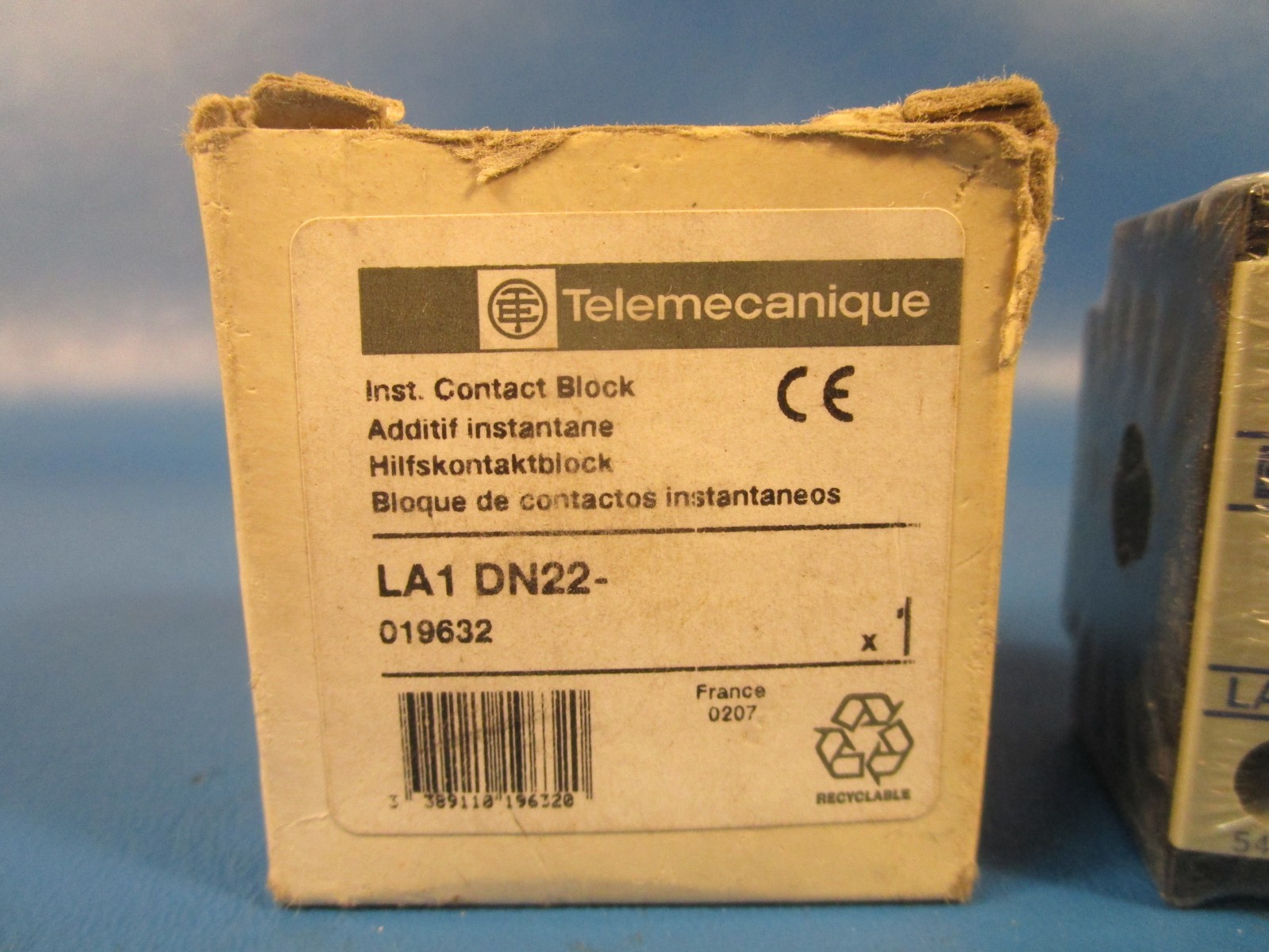 Telemecanique LA1 DN22, AUXILIARY CONTACT, BLOCK TYPE, 2 NO / 2 NC, 6 AMP