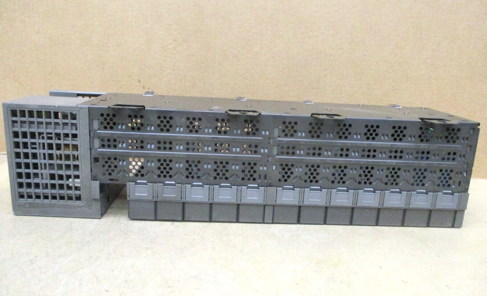 Allen-Bradley SLC 500 1746-P4 Ser A 1747-SDN 1747-DCM 1746-IB16 48680GN