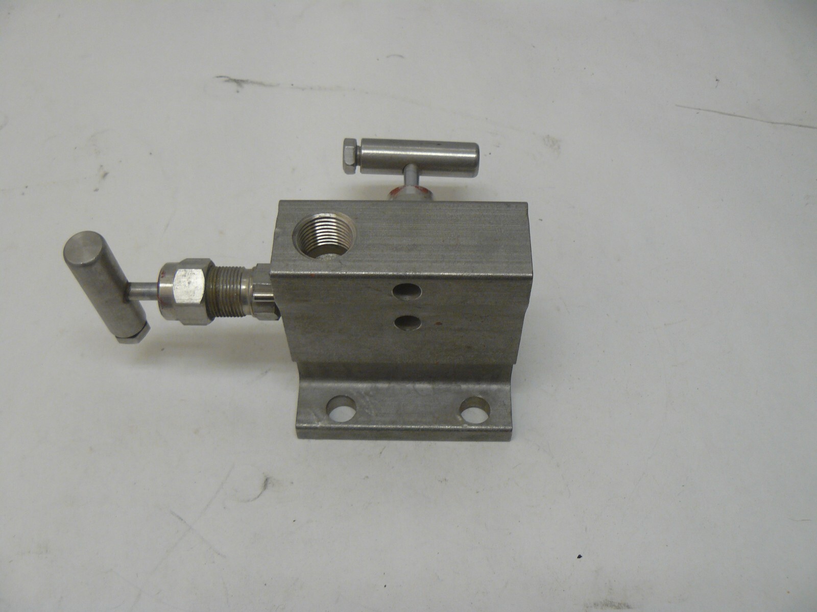 Anderson Greenwood M4TPHS-4-P instrument manifold 02-8259-611 6000 psi @ 100 deg