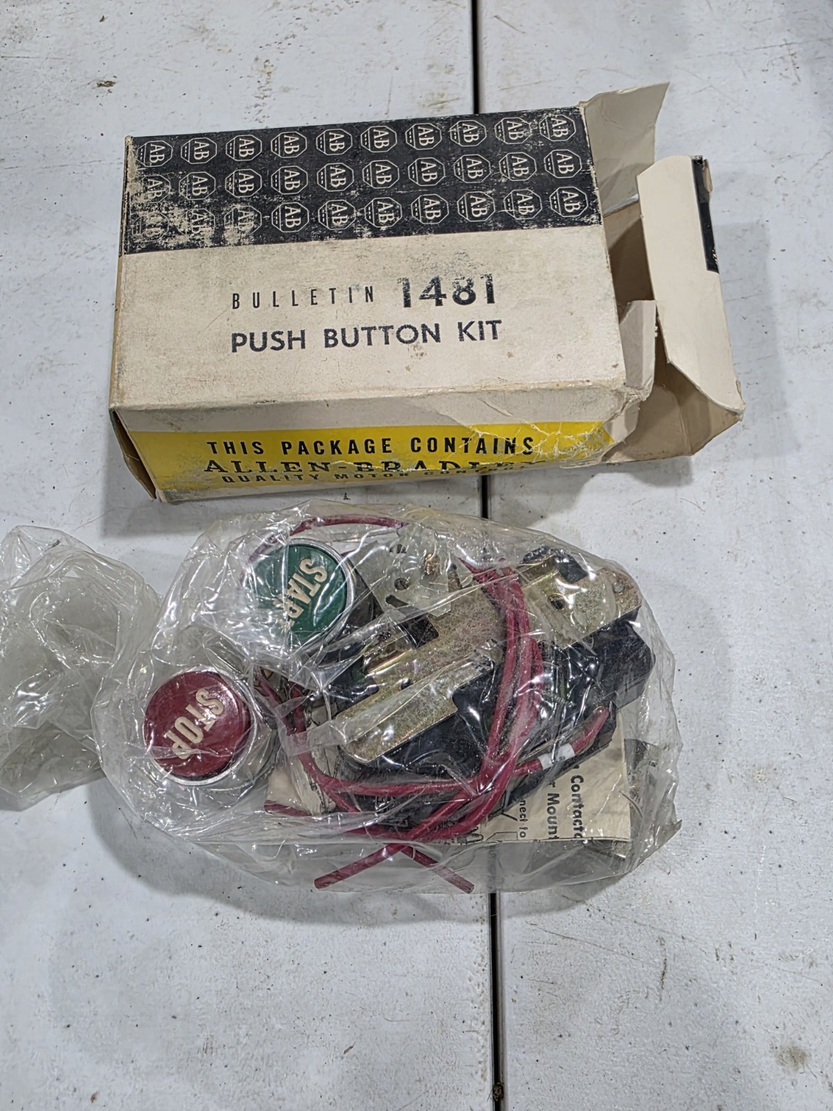 NEW IN BOX! ALLEN-BRADLEY SIZE 00-0-1-2 START/STOP PUSH BUTTON KIT 1481-N1
