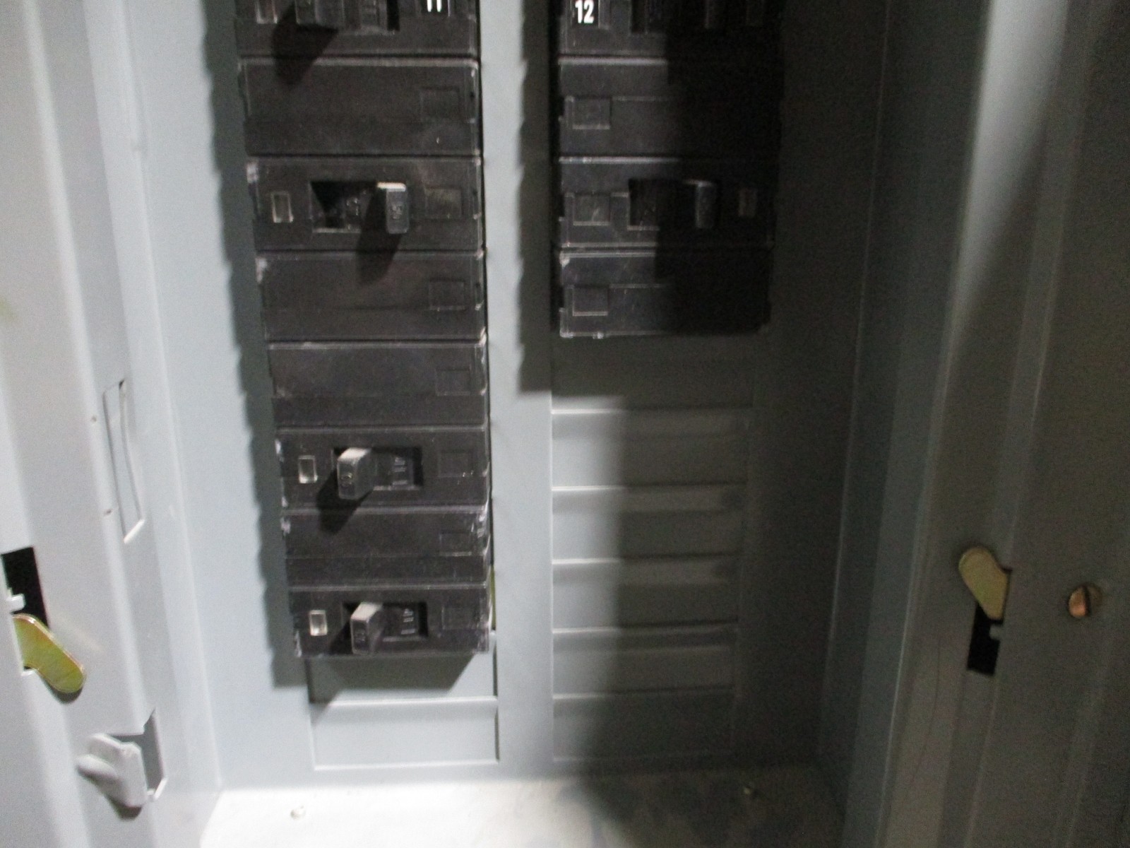 Square D Main Lug Circuit Breaker Panel 07604-5-N-659 480Y/277V 225A 3PH 4W Used