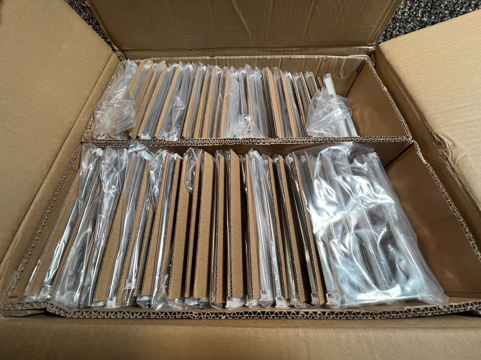 (QTY 100) RTC Fleet Divider 733-562-001 DWG 1-02305