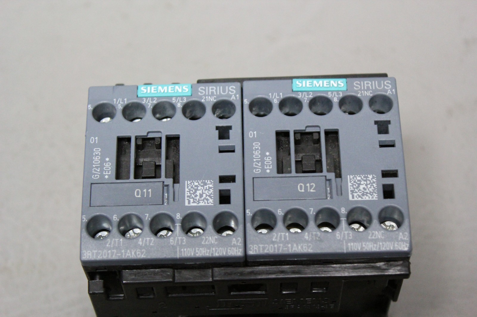 UNUSED SIEMENS REVERSING CONTACTOR 3RA2317-8XB30-1AK6