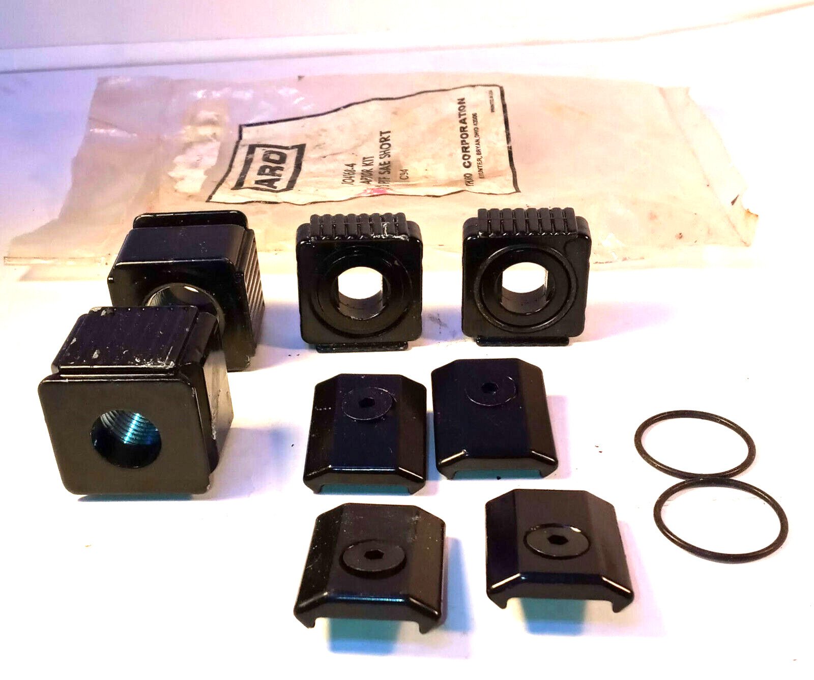 1 NEW ARO 104168-4 ADAPTOR KIT 1/2-14 PTF SAE SHORT NNB ***MAKE OFFER***