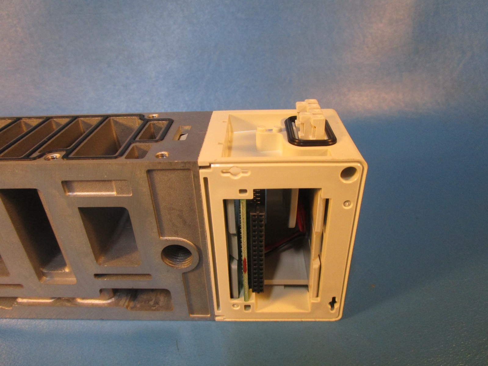 SMC VVQC5000-1B-D-04T, MANIFOLD BLOCK FOR VQC5000 SERIES