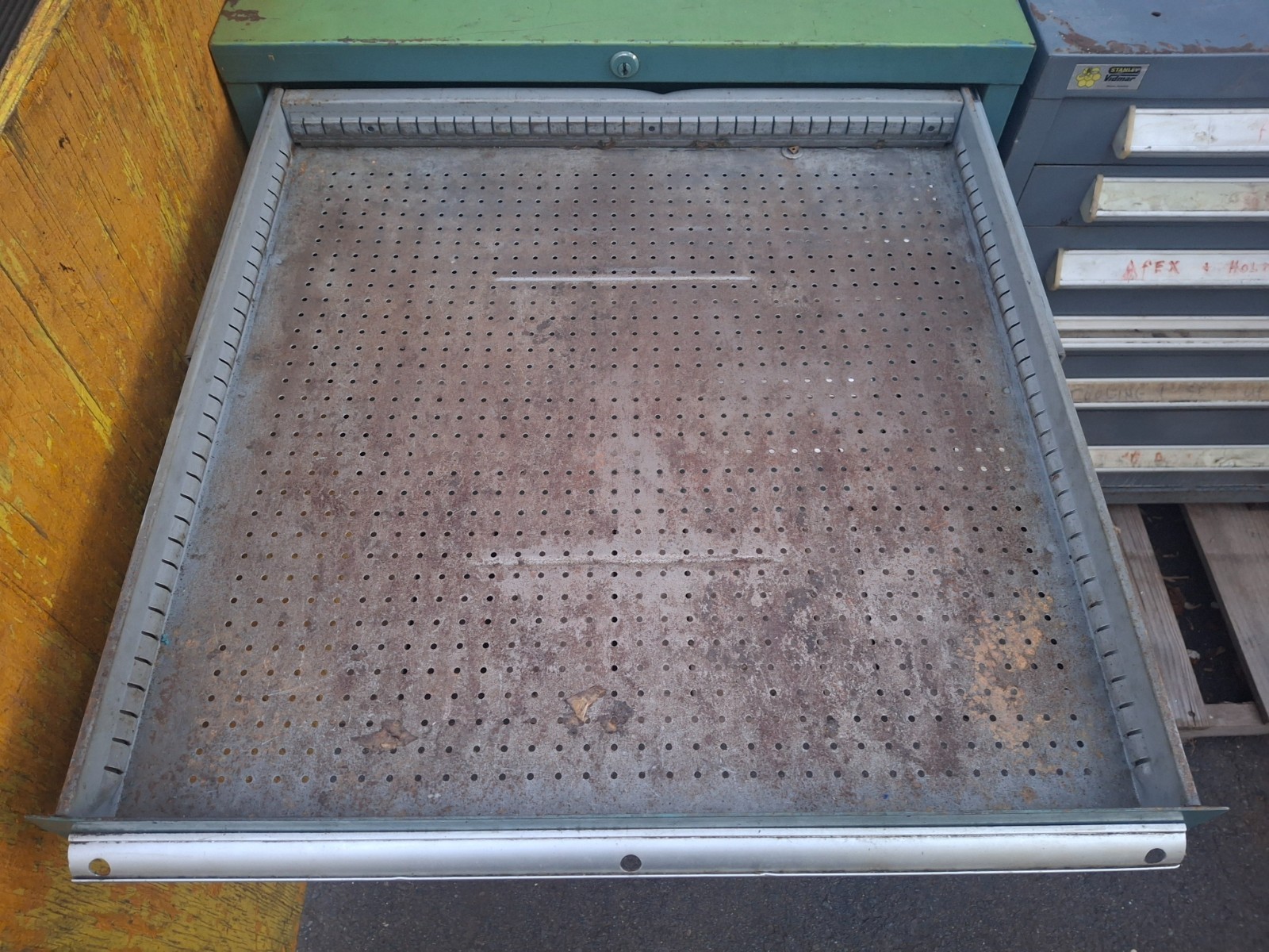Heavy-Duty Industrial 6 Pull Drawer Green Cabinet Storage for Tools