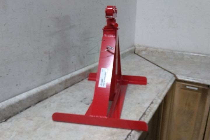 Gardner Bender TRJ-96 2500 Lb Max Capacity Red Steel Telescoping Reel Jack