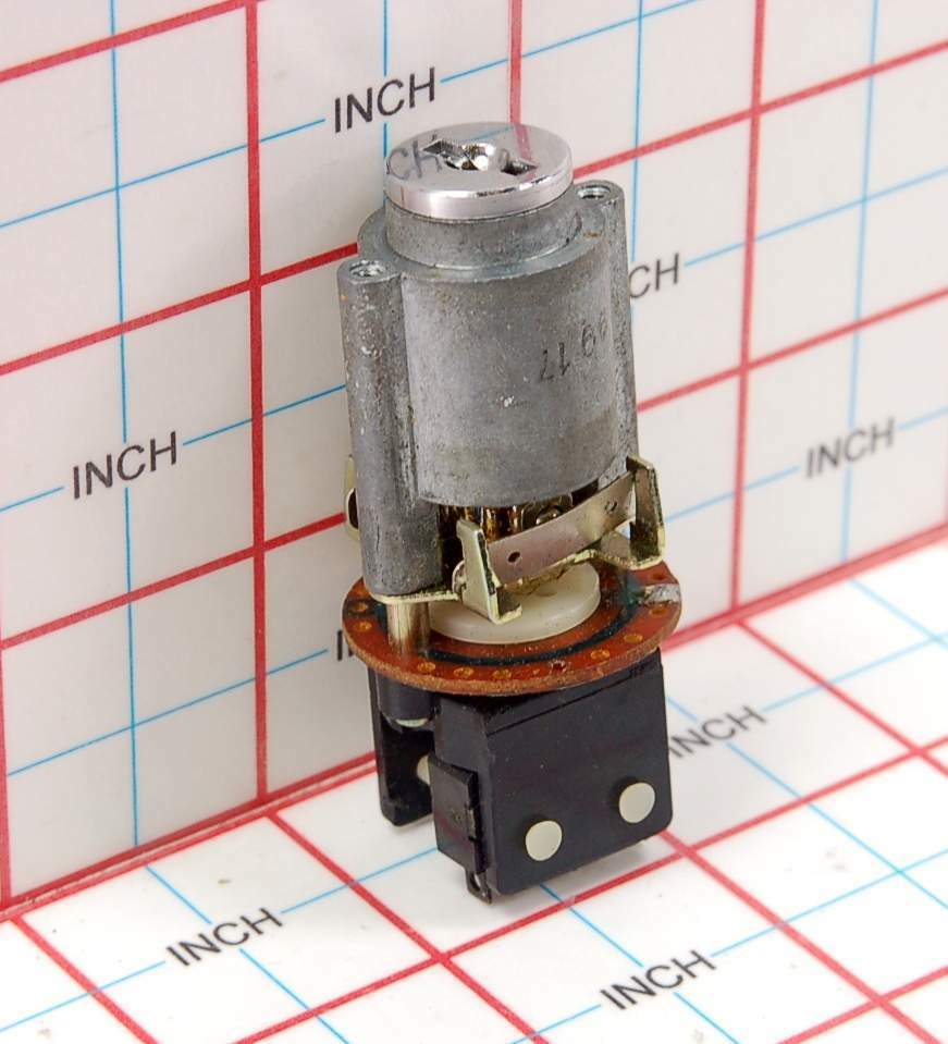 SMK – XK01 KEY SWITCH – Switch, Key, SPDT, 3 Access Levels. New