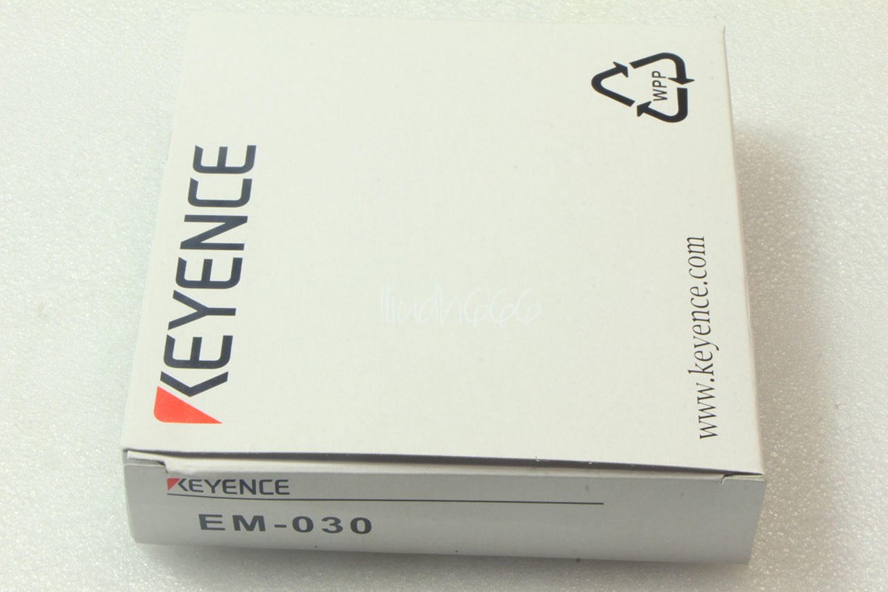 1PCS New Keyence Proximity Sensor EM-030 EM030