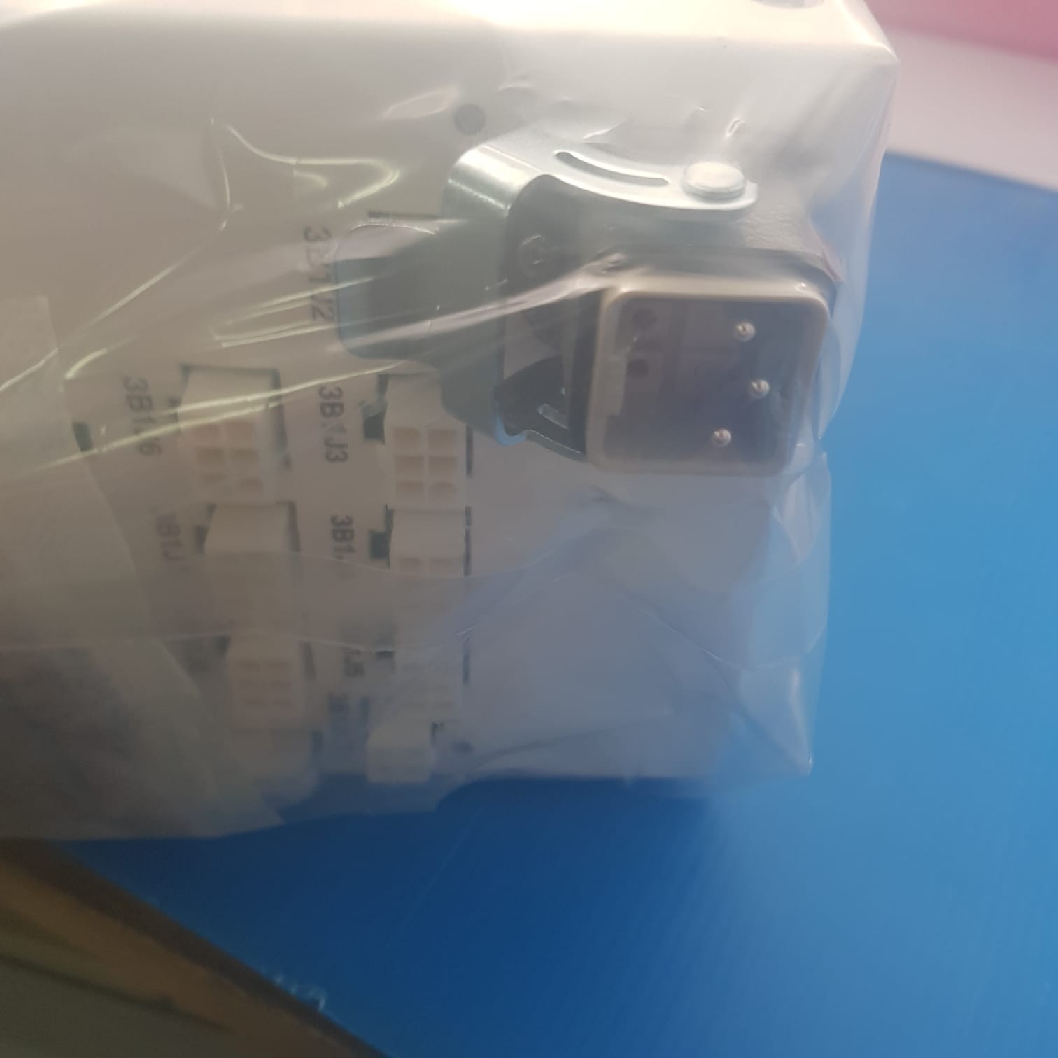 LAM RESEARCH 853-800087-406 MULTI OUTPUT POWER SUPPLY BY SHIMADZU JAPAN
