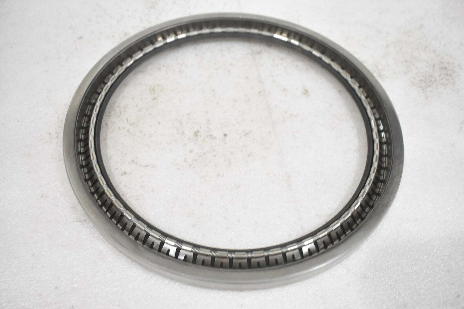 GARLOCK KLOZURE 21238-3997 MILL-RIGHT NITRILE OIL SEAL 64 X 3997, 10″SHAFT 12″OD
