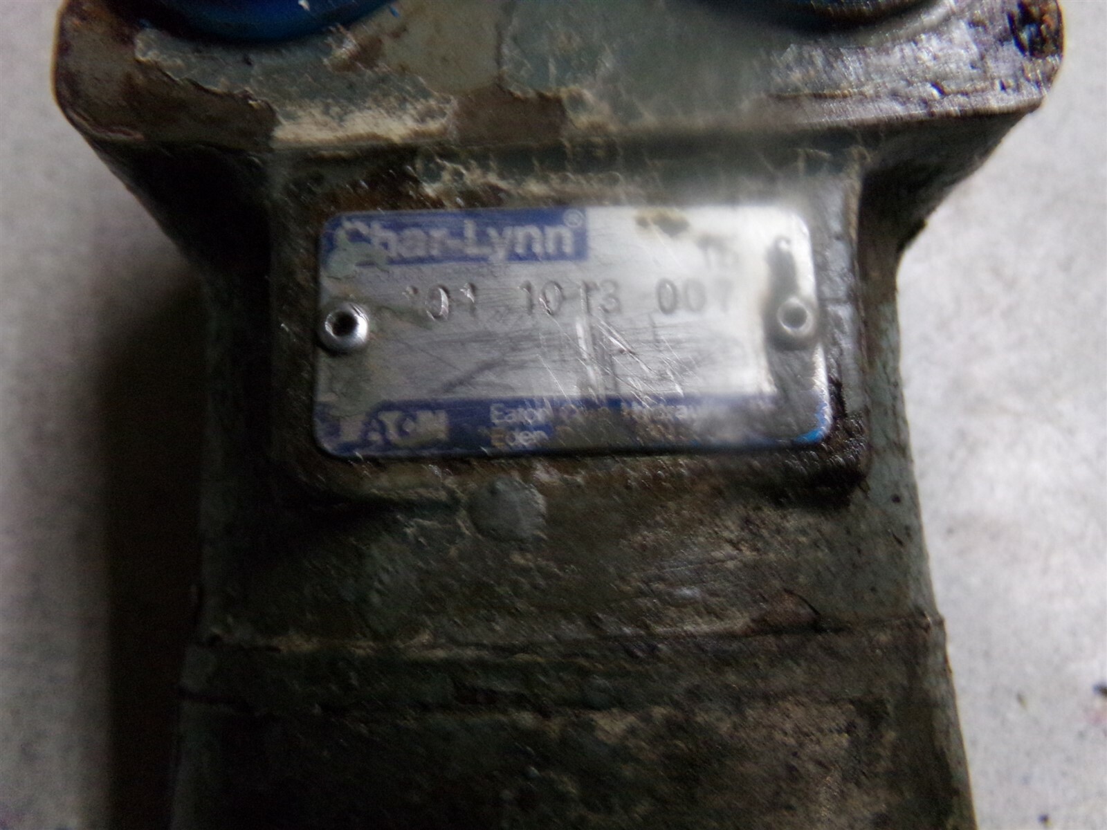 Char-Lynn 101 1013 007 Hydraulic Motor *FREE SHIPPING*