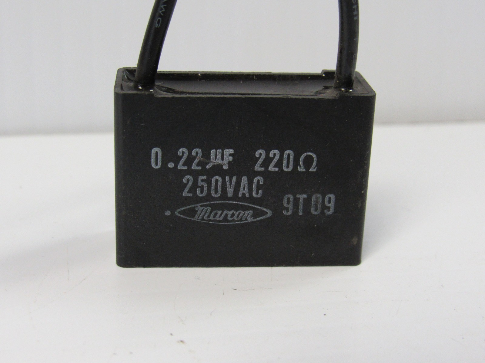 MARCON CAPACITOR 0.22UF 220Ω OHM 250VAC – USED