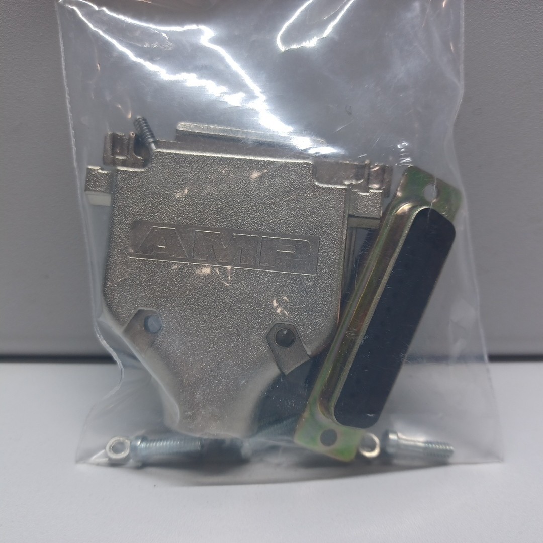 Mencom DB25 Connector Cable Kit DB25-FPG-SB1 – NEW