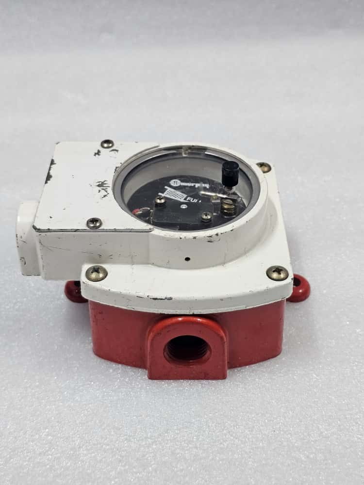Murphy EL150K1 L150 Series Liquid Level Swichgage P/N; 15-70-0116