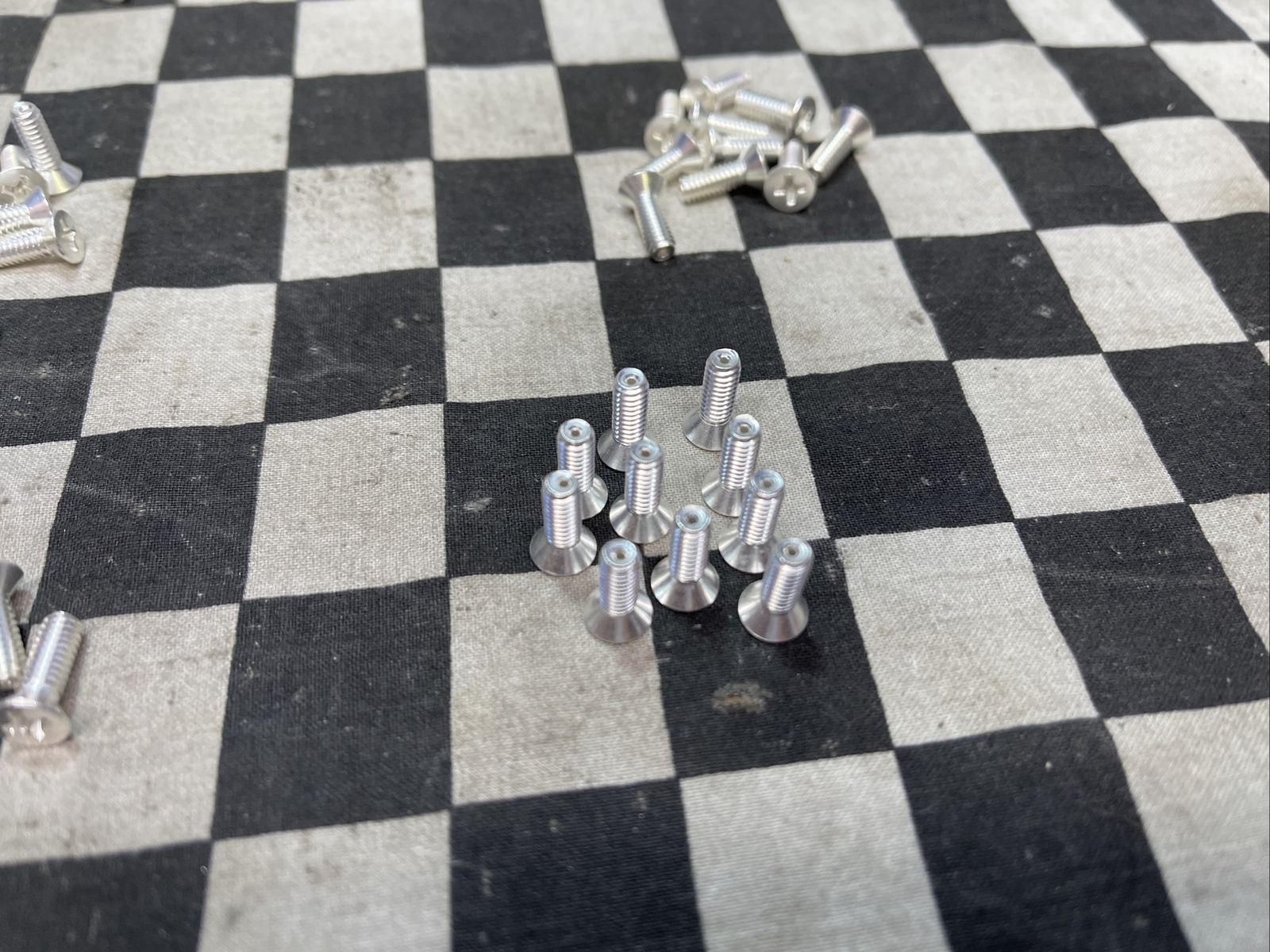 Vented Flat head Phillips screw 8-32 X 3/8″ long silver plated LOT OF 289#1325W8