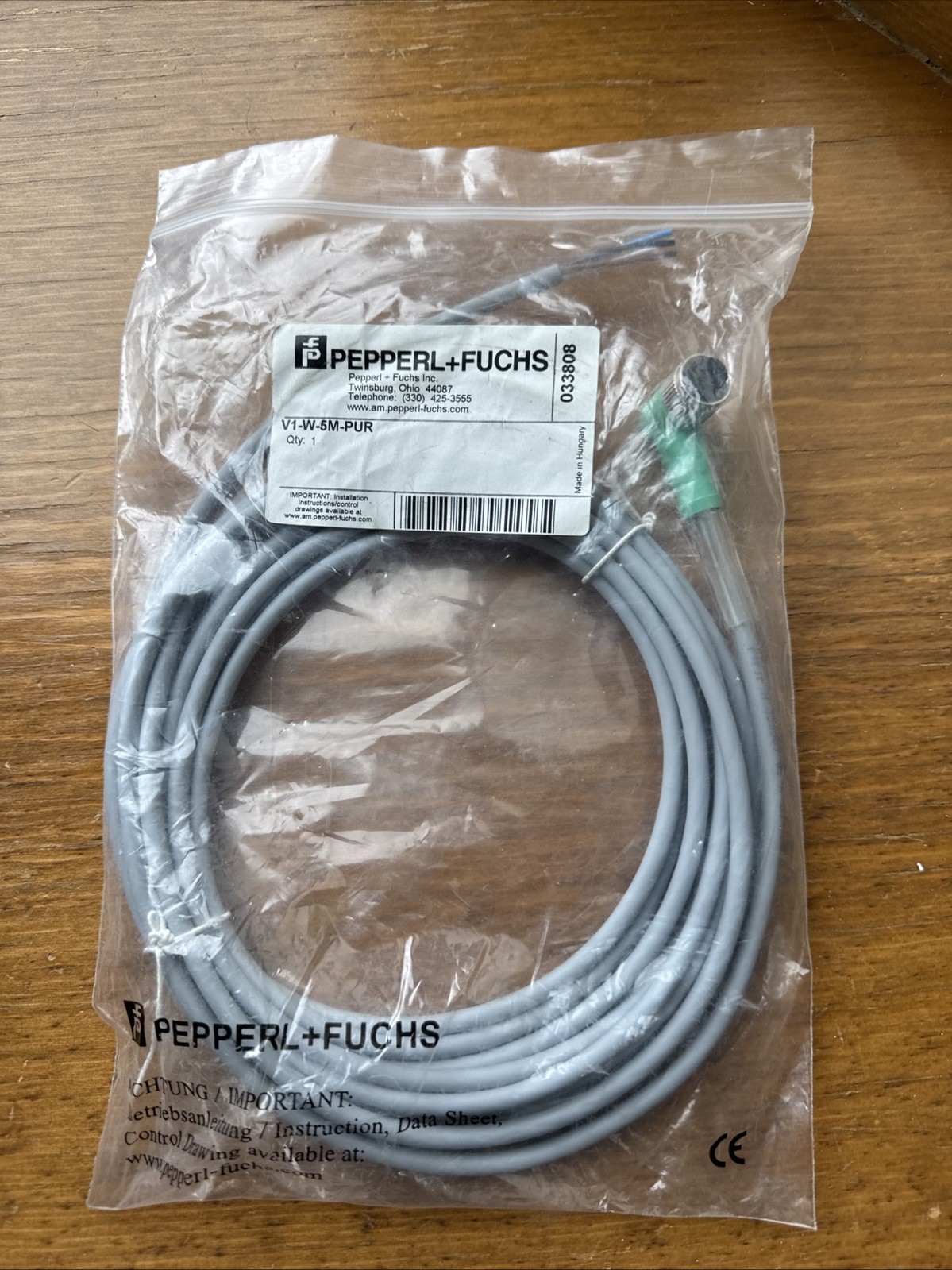Pepperl+Fuchs Cable 033808 V1-W-5M-PUR FAST FREE SHIP NOS