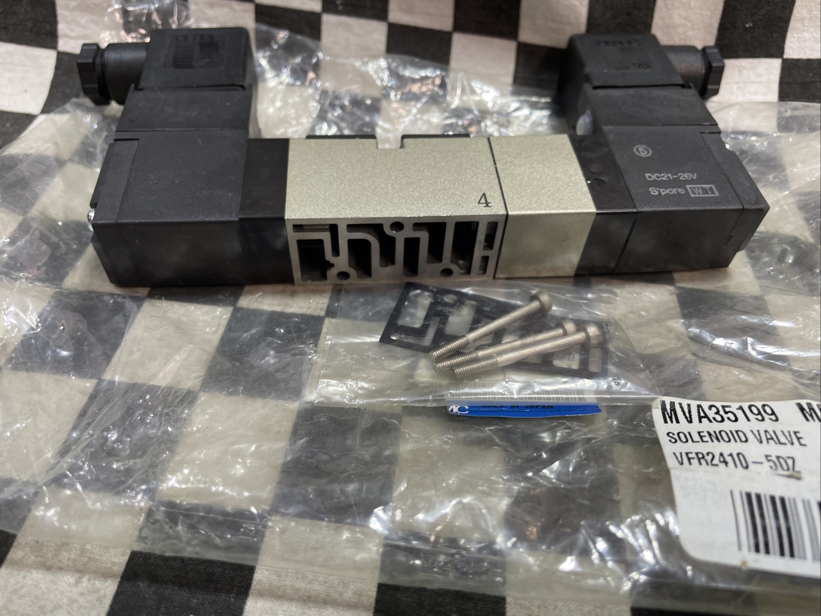 SMC VFR2410-5DZ, VFR24105DZ, SOLENOID VALVE 4/5 PORT, SHIPSAMEDAY#1640Q13