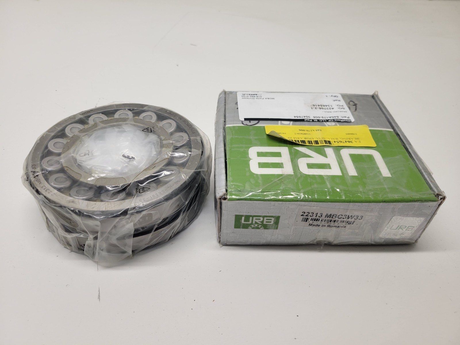 NEW OLD STOCK! URB SPHERICAL ROLLER BEARING 22313-MBC3W33