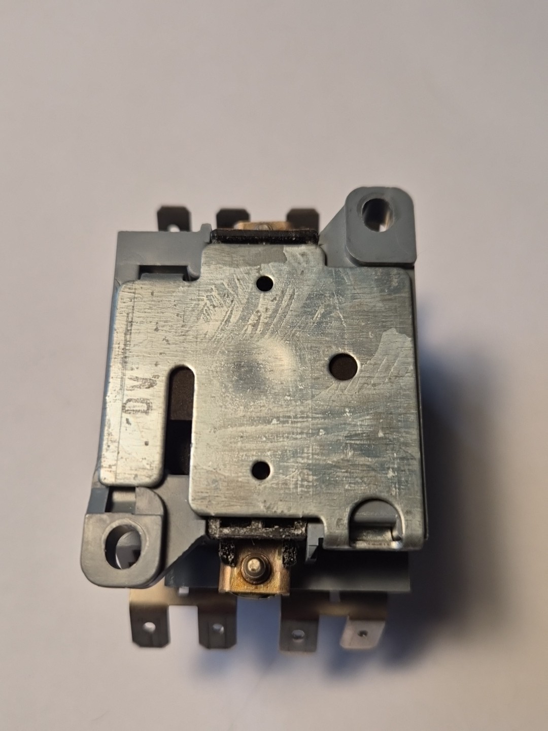 SQUARE D 8502-DN8.10 CONTACTOR 3 POLE & 1 NO AUX CONTACT, USED.