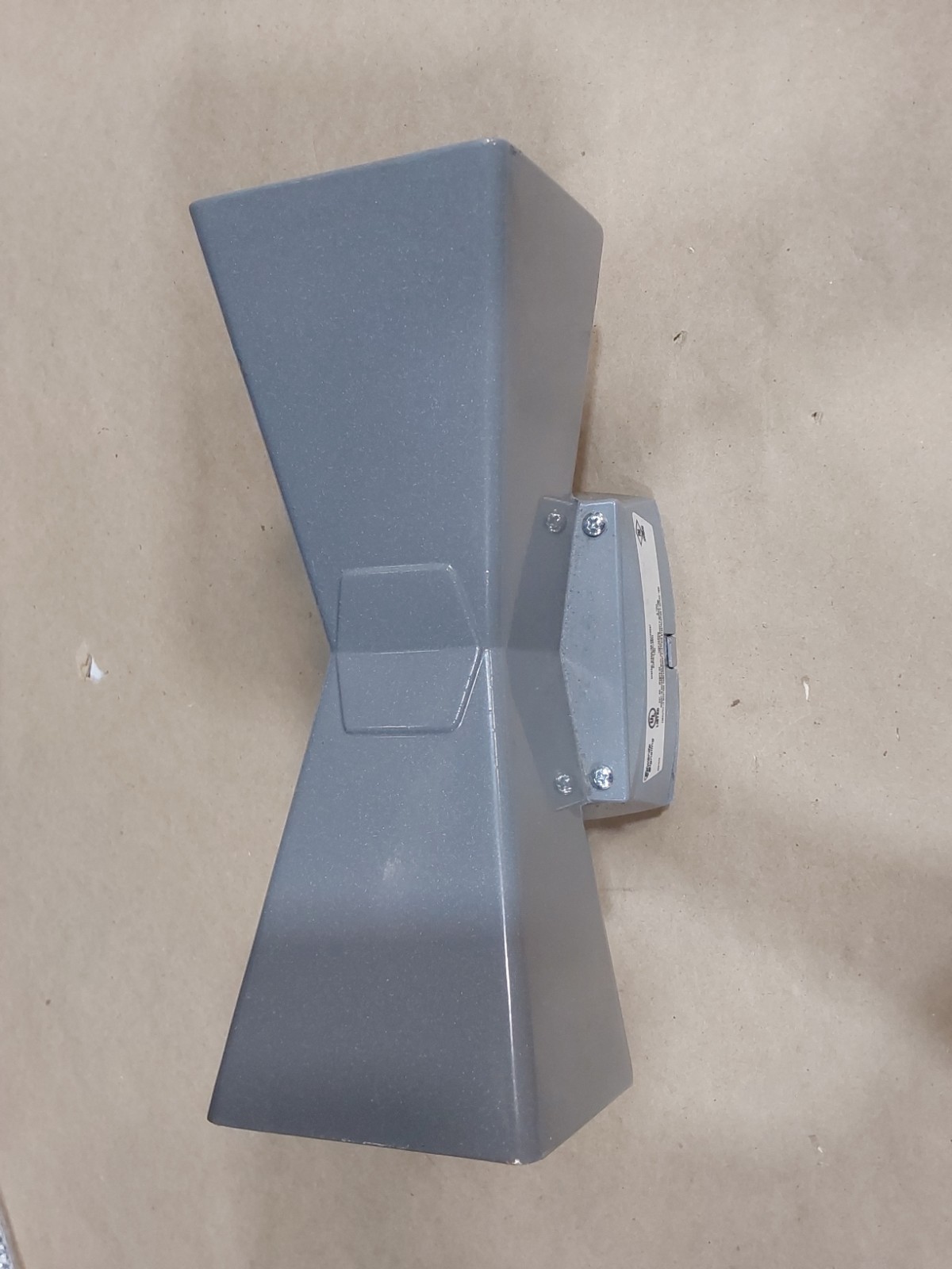 Edwards Signaling 120V 50/60HZ Double Projection Horn, 872DPO-N5