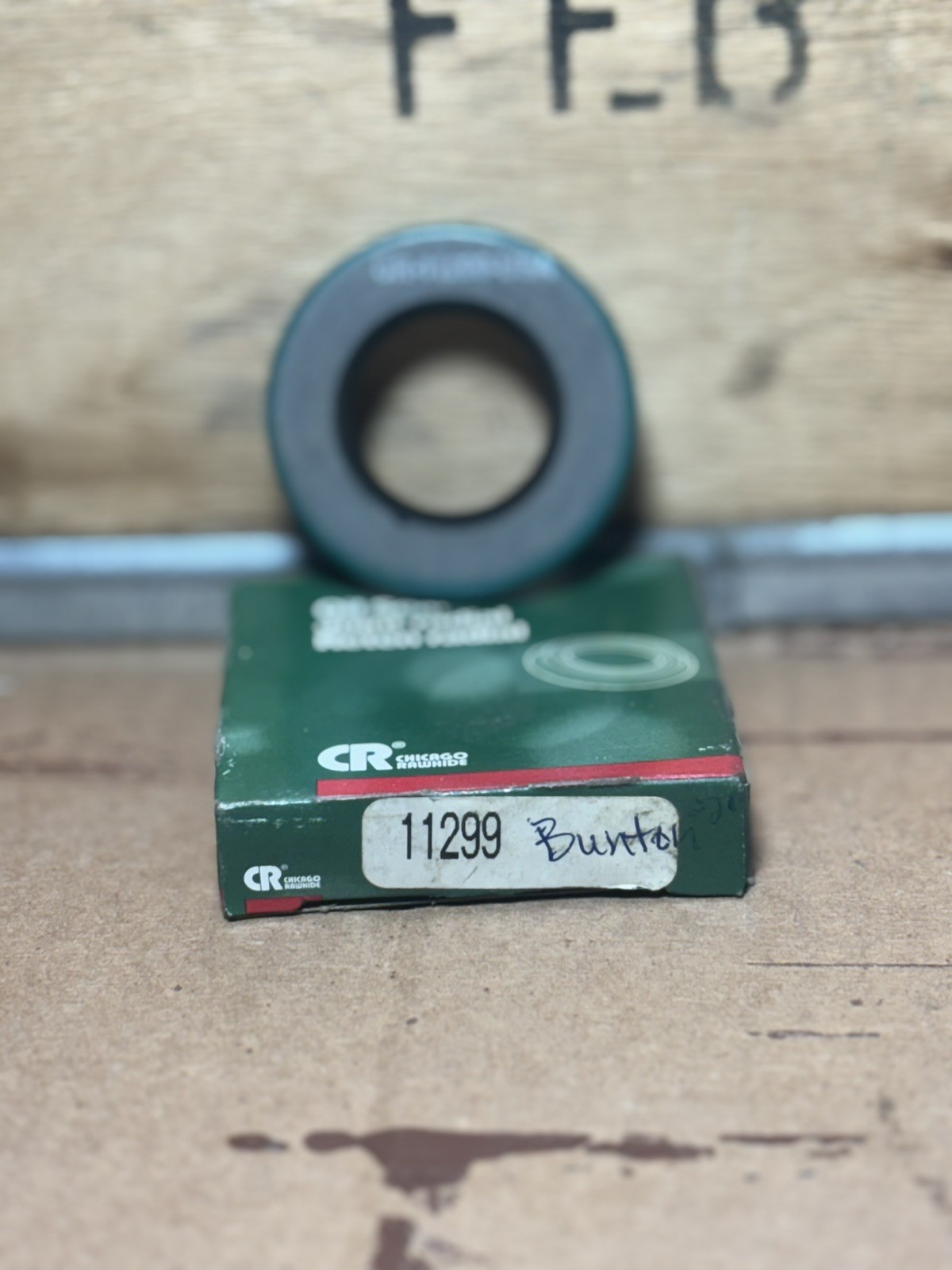 NEW CHICAGO RAWHIDE CR 11299 OIL SEAL (T87)