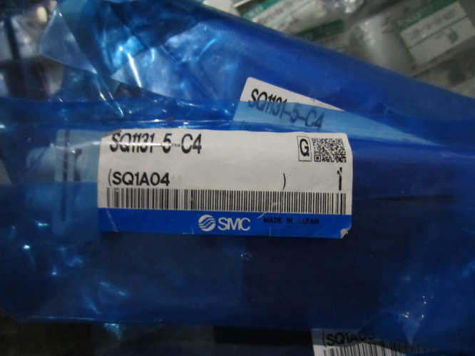 1PC New SMC Pneumatic Solenoid Valve SQ1131-5-C4