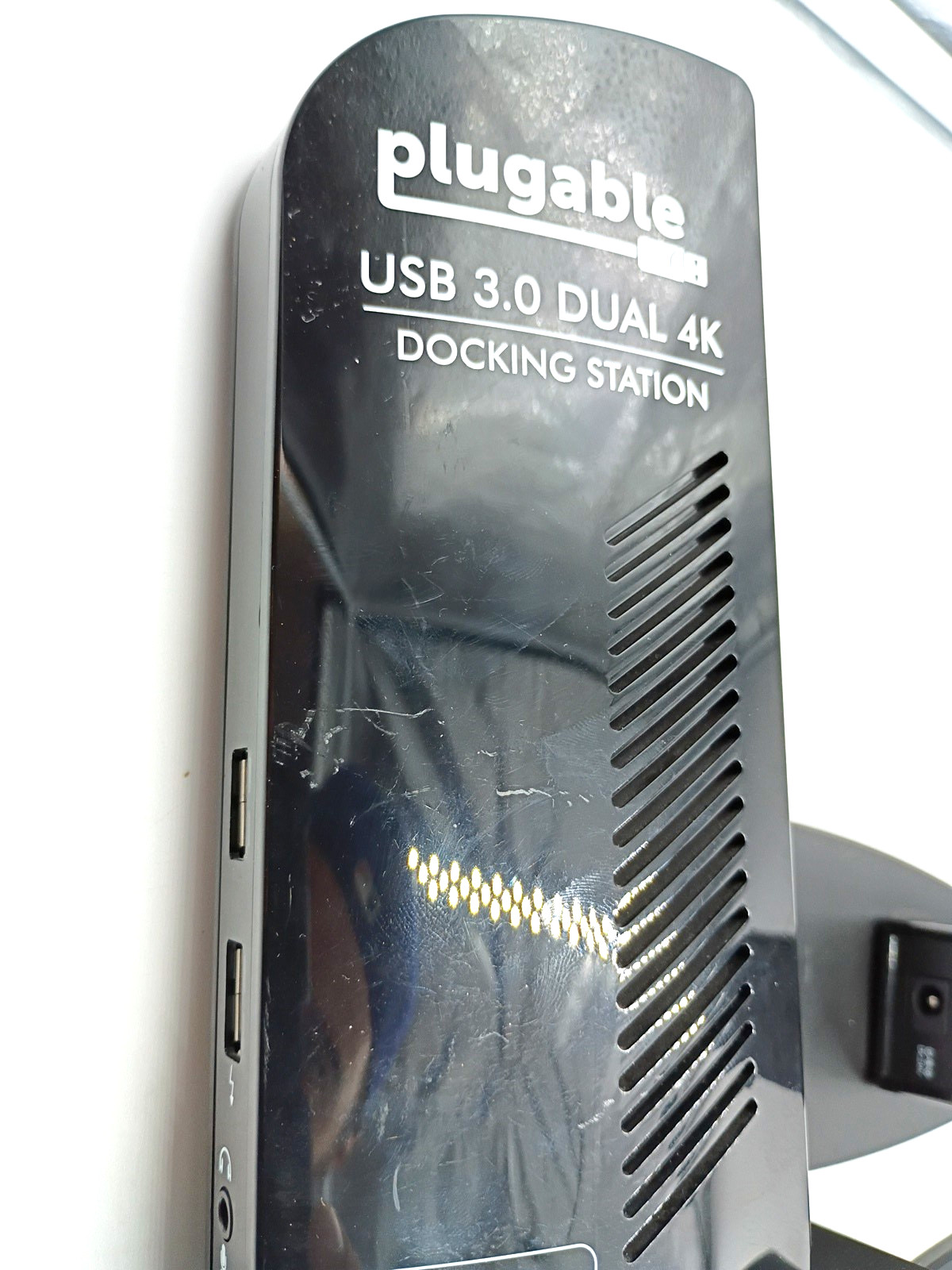 Lot of 10 Plugable UD-6950 USB 3.0 Dual 4K Docking Station W 6 USB Type B cables