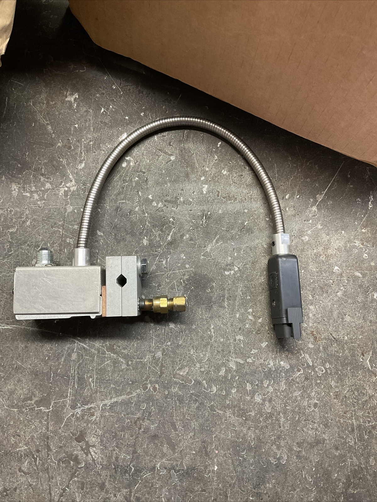 NORDSON H-201T HOT GLUE Gun 240 VAC 150 WATTS PN. 274596 SN. 27865