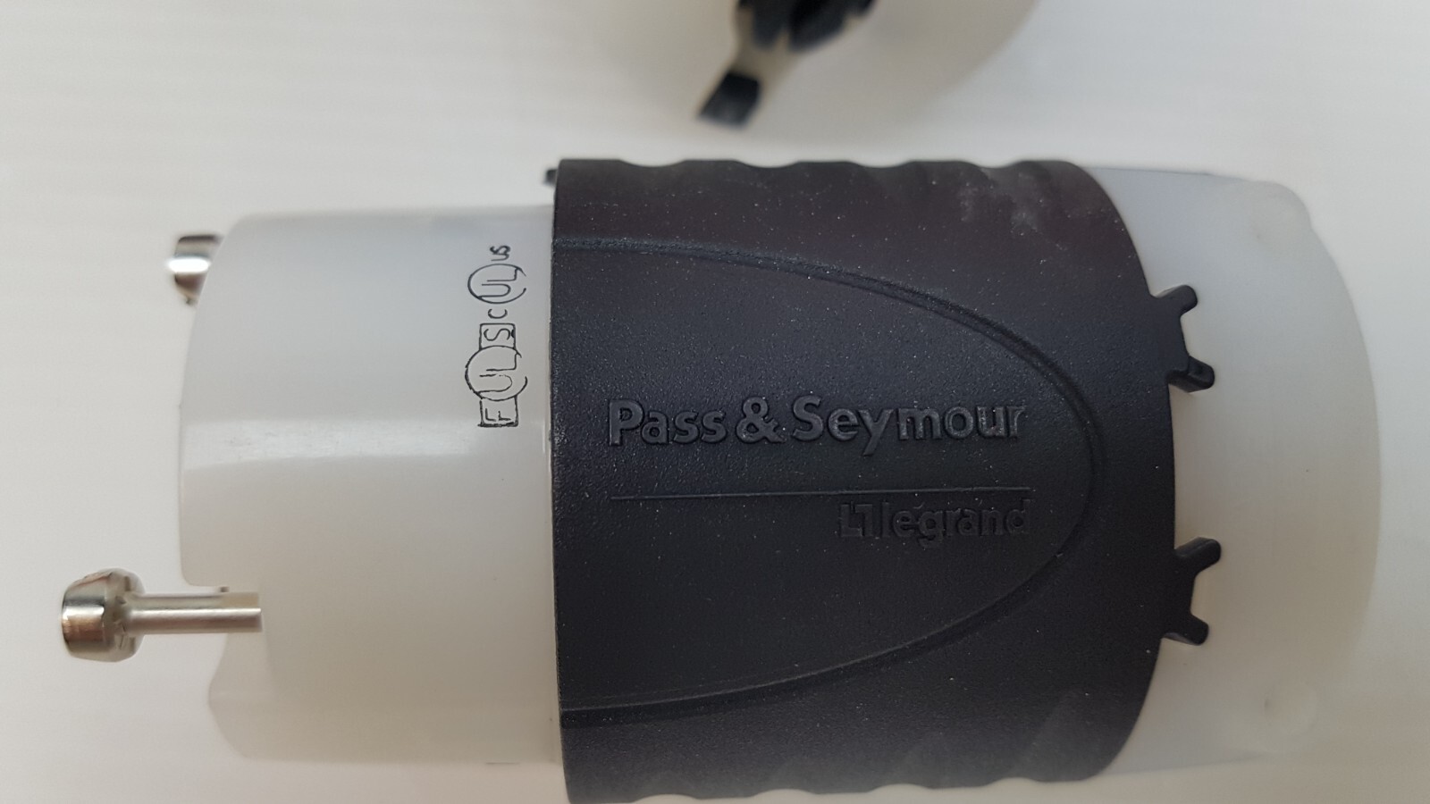 12PCS PASS&SEYMOUR LEGRAND L520-C TURNLOK CONNECTOR