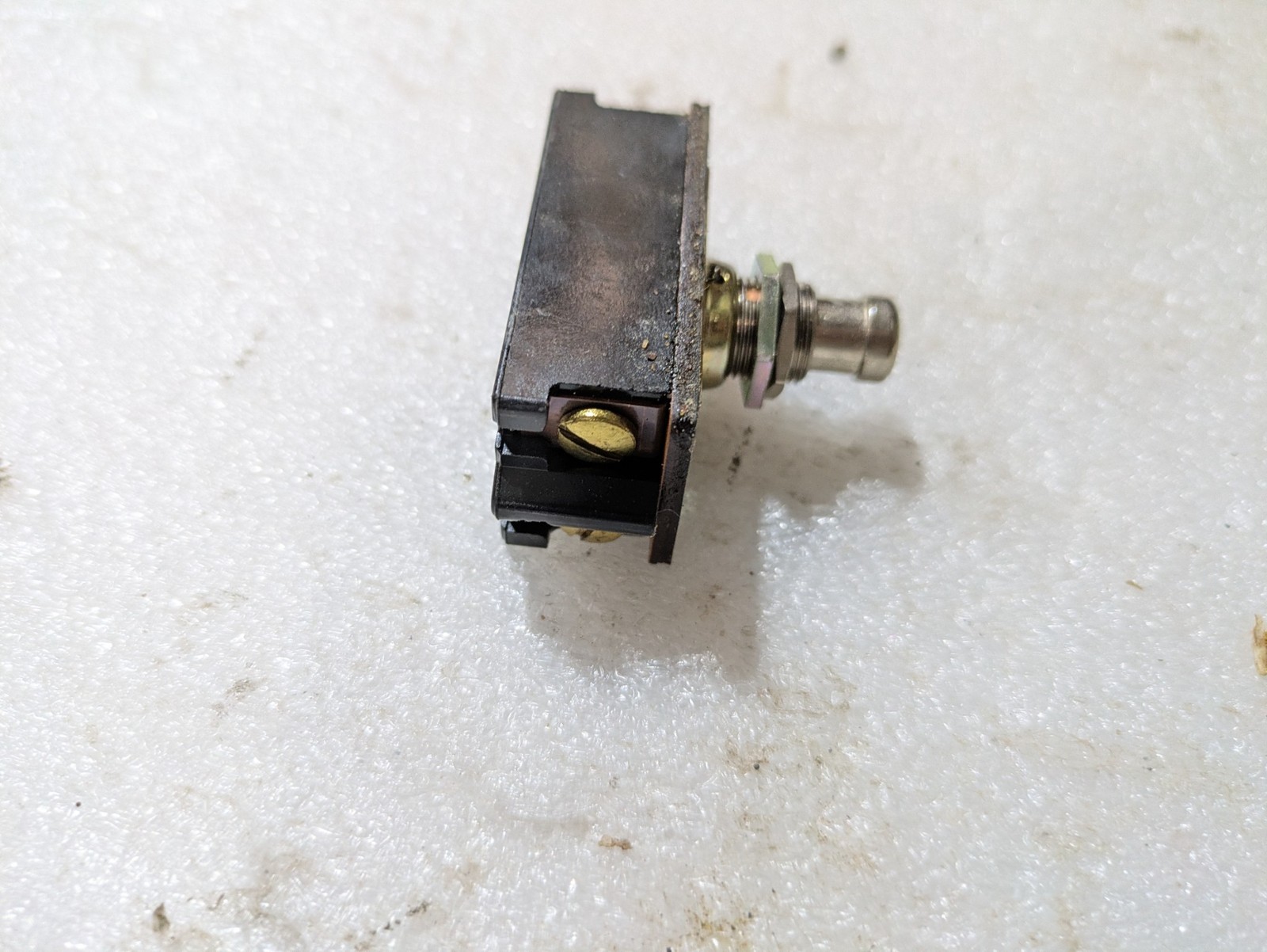 TE Connectivity ALCOSWITCH 7228K2 DPST-NO Pushbutton Switch Panel Mount OEM