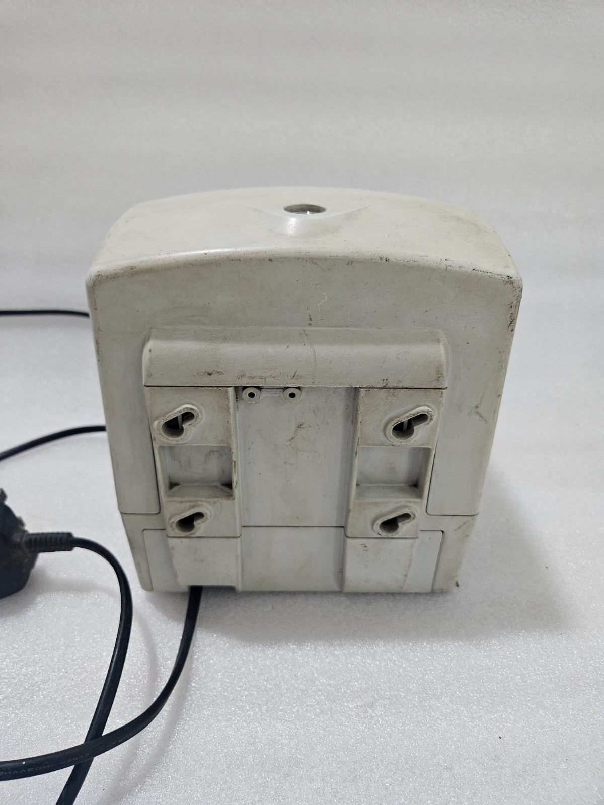BEATRON TP-2000 220-240V 50/60Hz 0.2A SERIAL NO 1606953