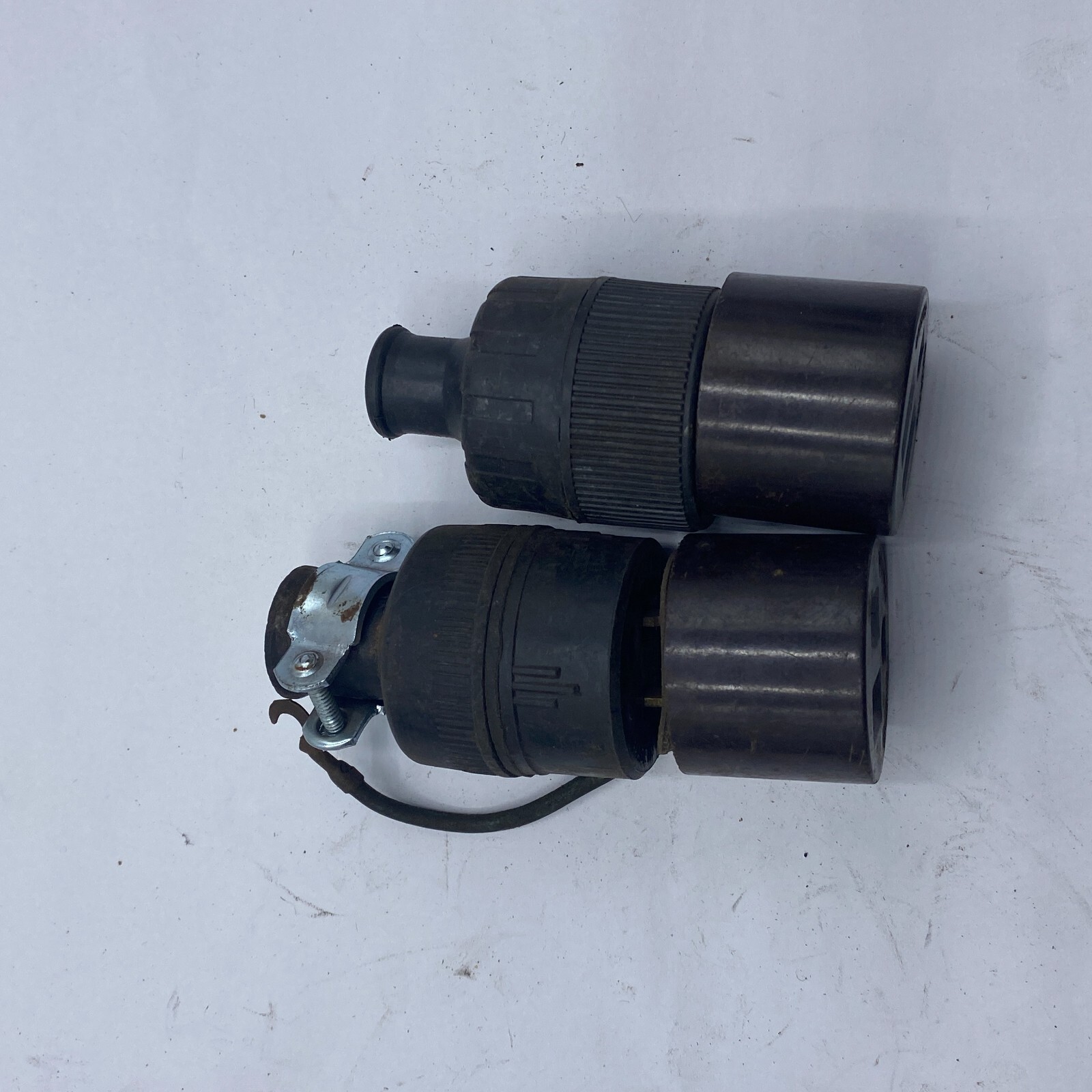 LOT OF 2 Eagle 15A 125V Twist Lock Connector Set – Male Plug & Female Turn Pull✅