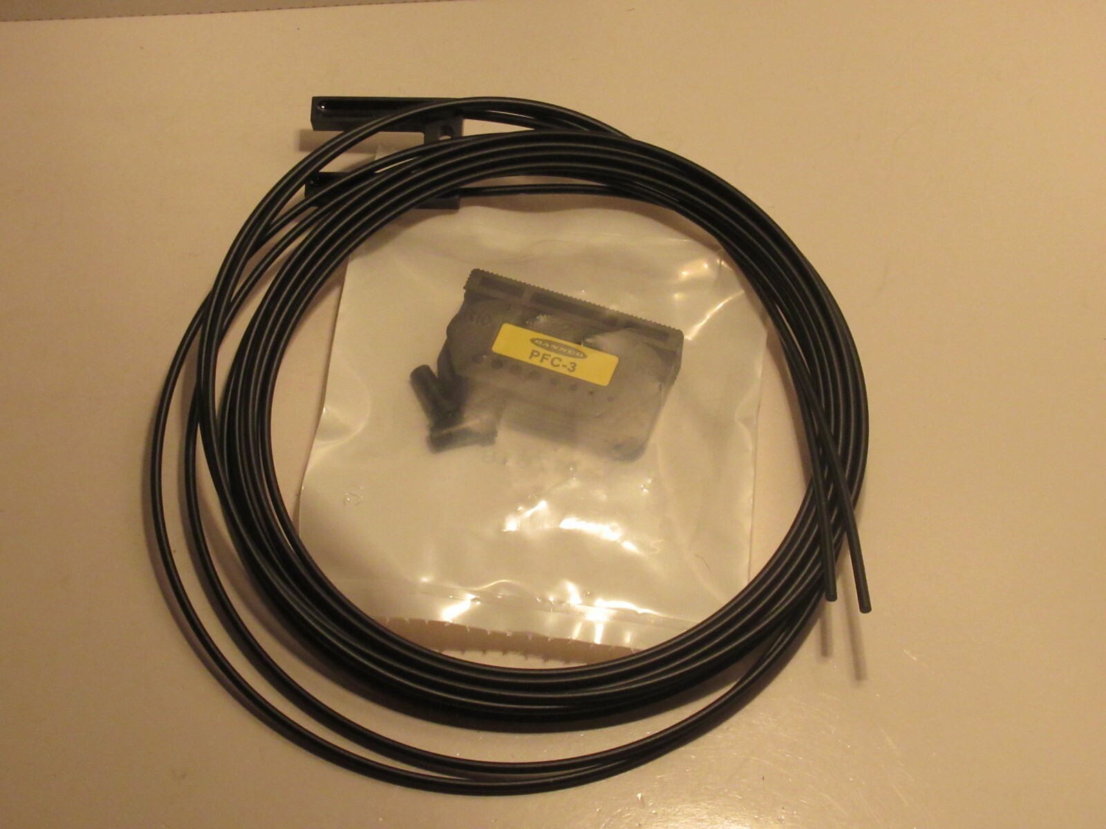 BANNER PFC-3 117618 FIBER OPTIC CABLE WITH PFC-3 CUTTER NEW