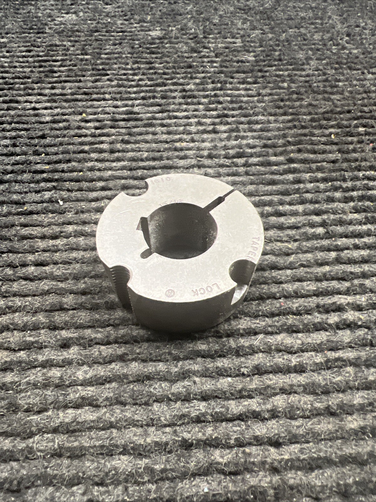 NOS BALDOR DODGE TAPER-LOCK BUSHING 1610 X 1-1/8 KW 117084 MISSING SCREWS
